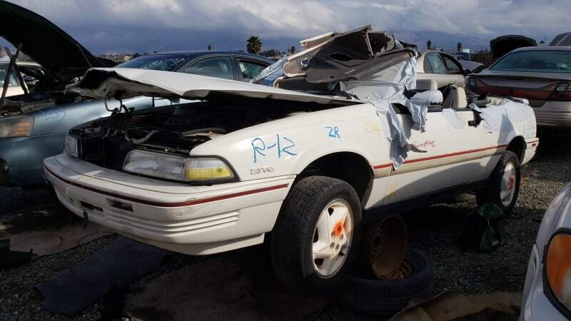 00-1992-Pontiac-Sunbird-convertible-in-California-junkyard-photo-by-Murilee-Martin.jpg