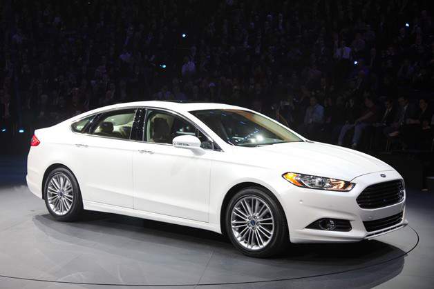 00-2013-ford-fusion-detroit-2012-opt.jpg