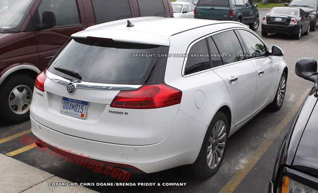 01-buick-regal-wagon-spy-shots630opt.jpg