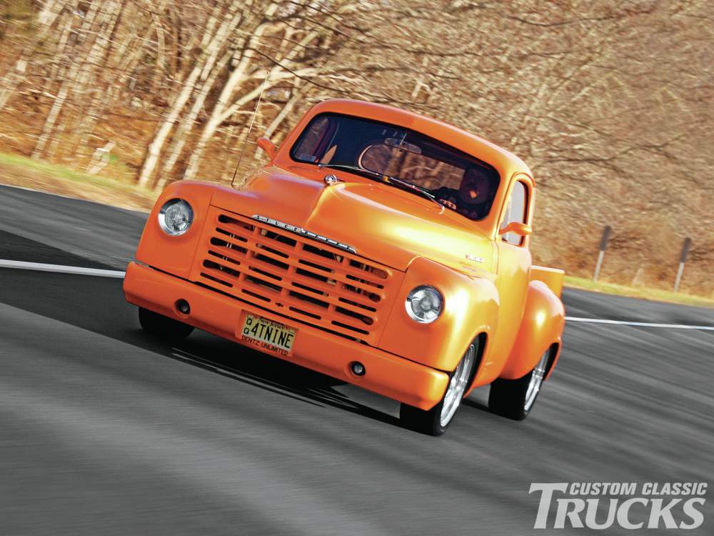 1206cct-01-o-+1949-studebaker-truck+front.jpg