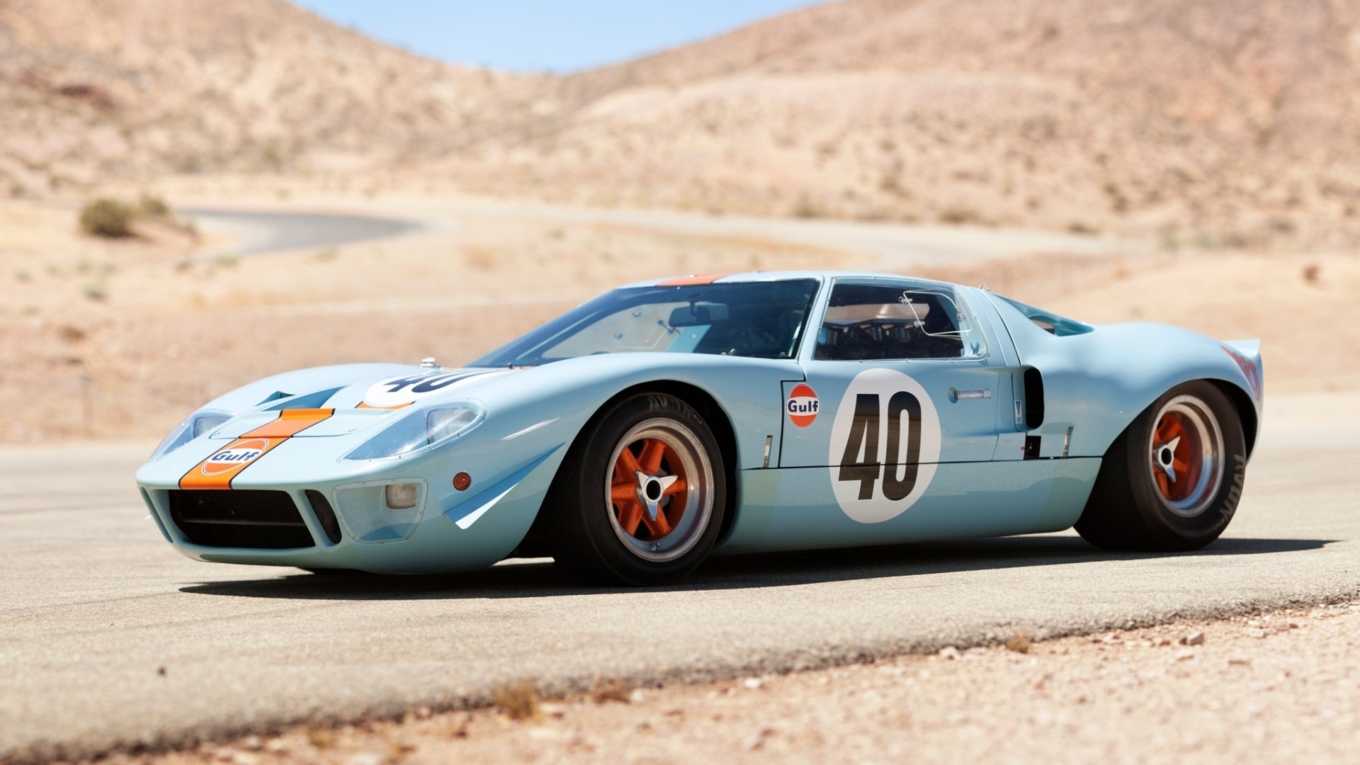 11MillionDollarFordGT40.jpg