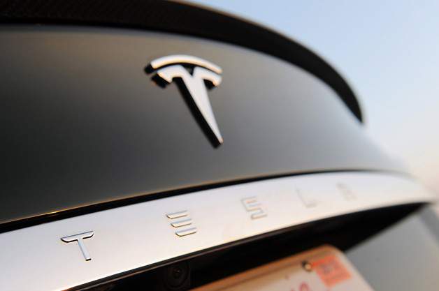 17-2012-tesla-model-s-fd-1347336779-1376