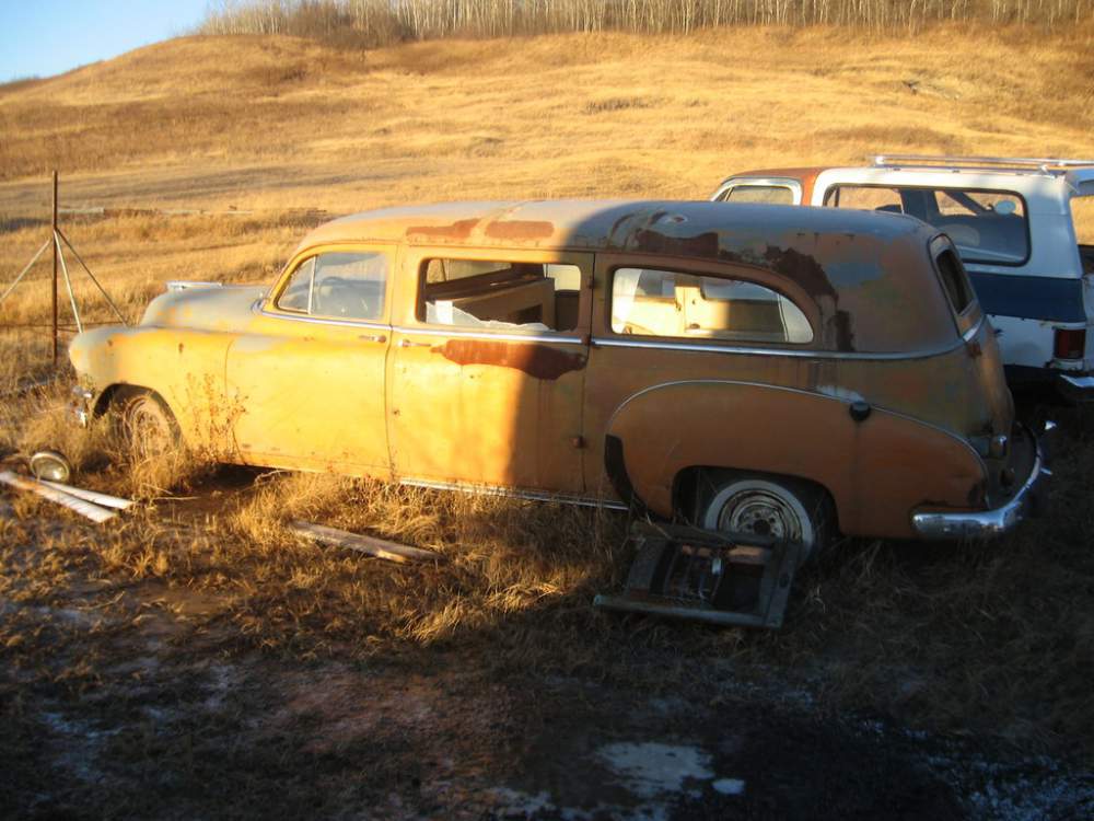 1950_Pontiac_Ambulance_2_by_QuanticChaos1000.jpg