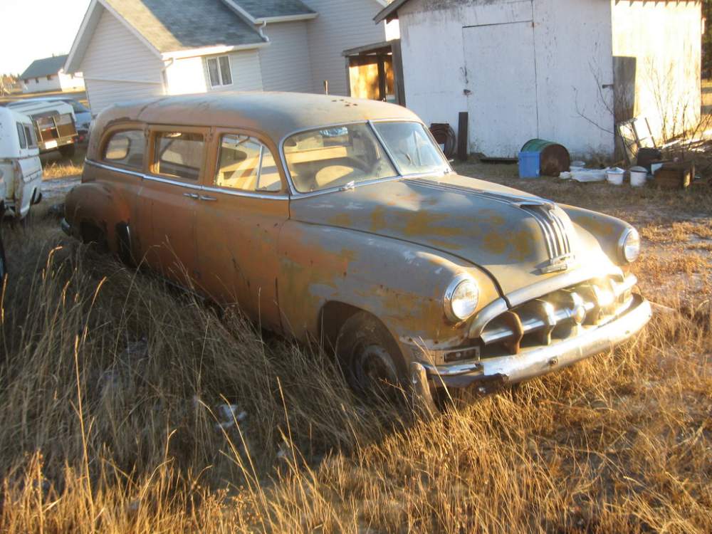 1950_Pontiac_Hearse_by_QuanticChaos1000.jpg