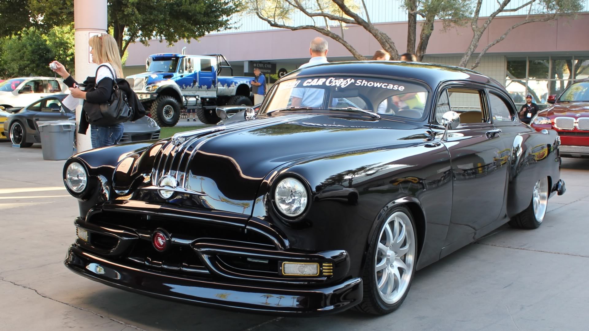 1951PontiacChieftain-1.jpg