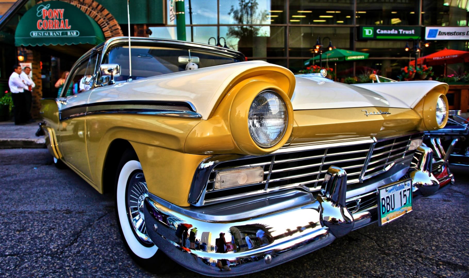 1957YellowWhiteFordFairlane500.jpg