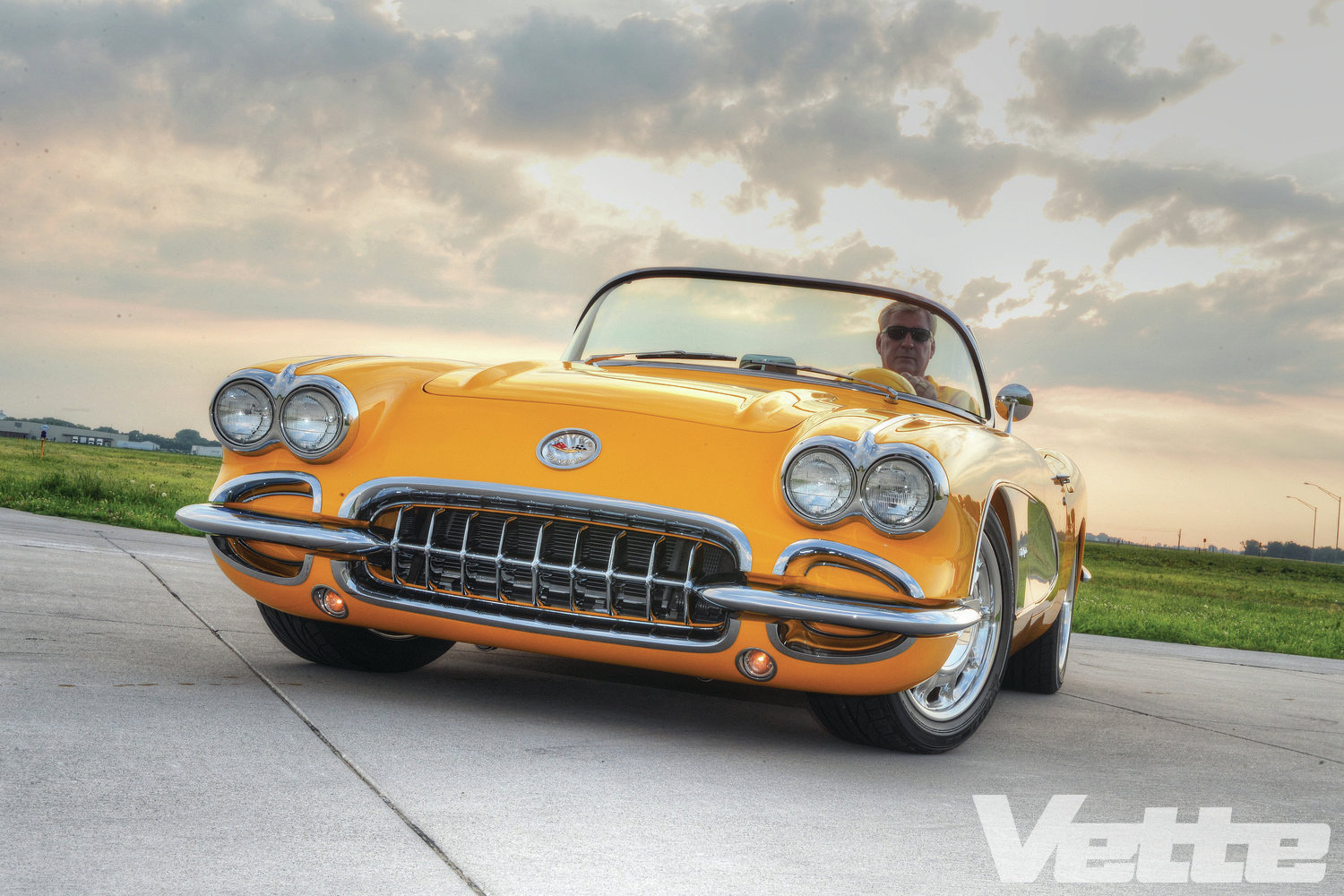 1960-chevy-corvette-front-three-quarter.