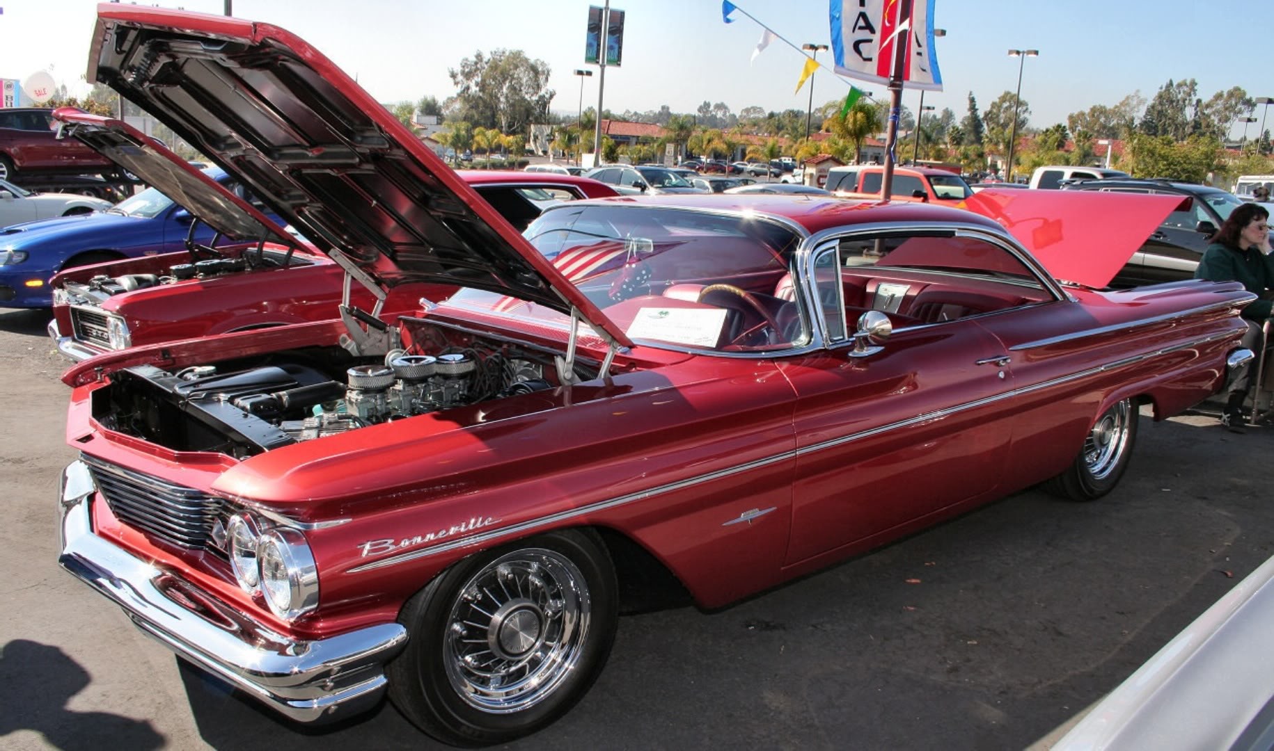 1960MaroonPontiacBonneville.jpg