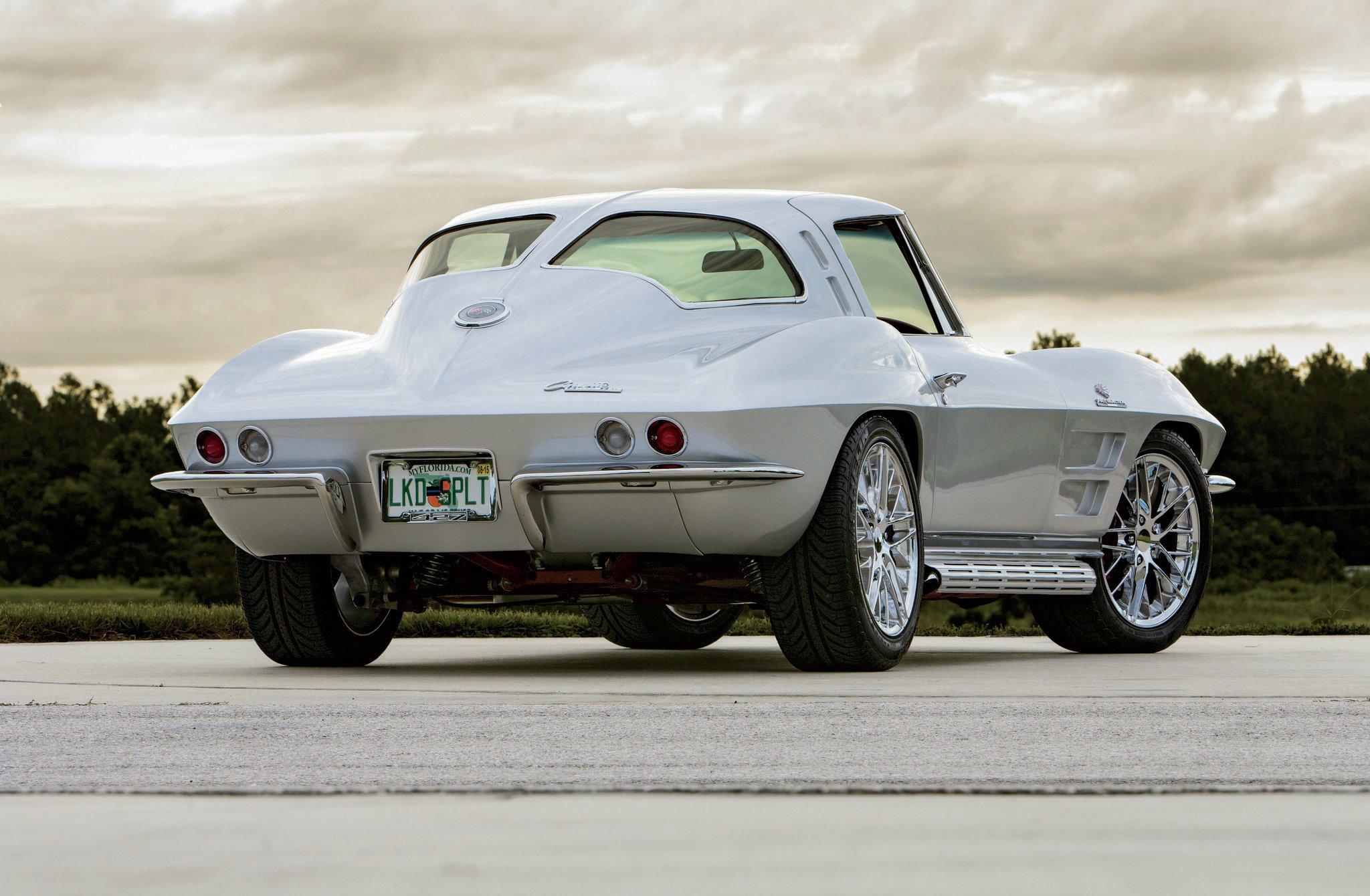 1963-chevrolet-corvette-rear-side-view.j