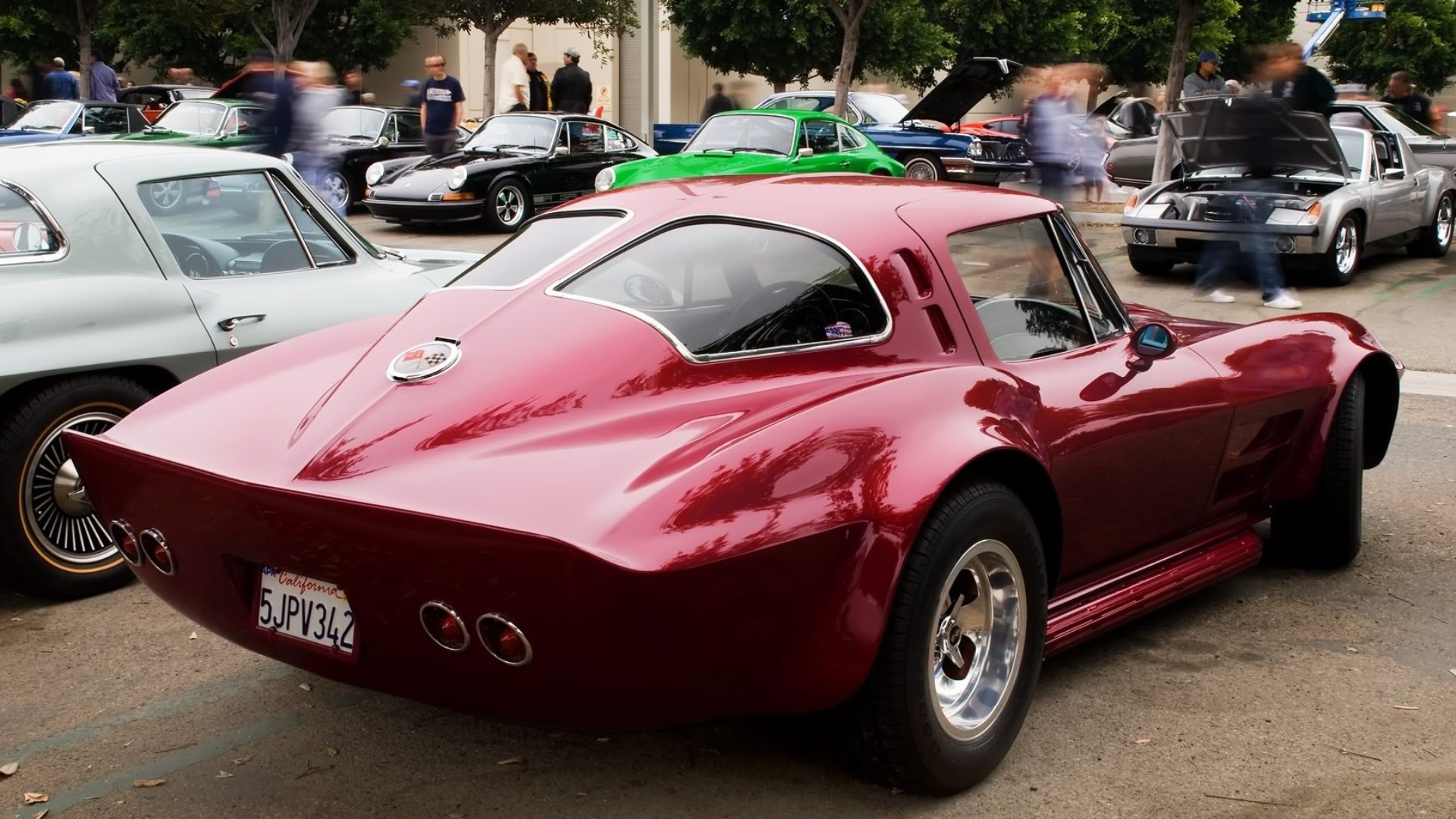 1963CandyAppleRedChevyVette-2.jpg