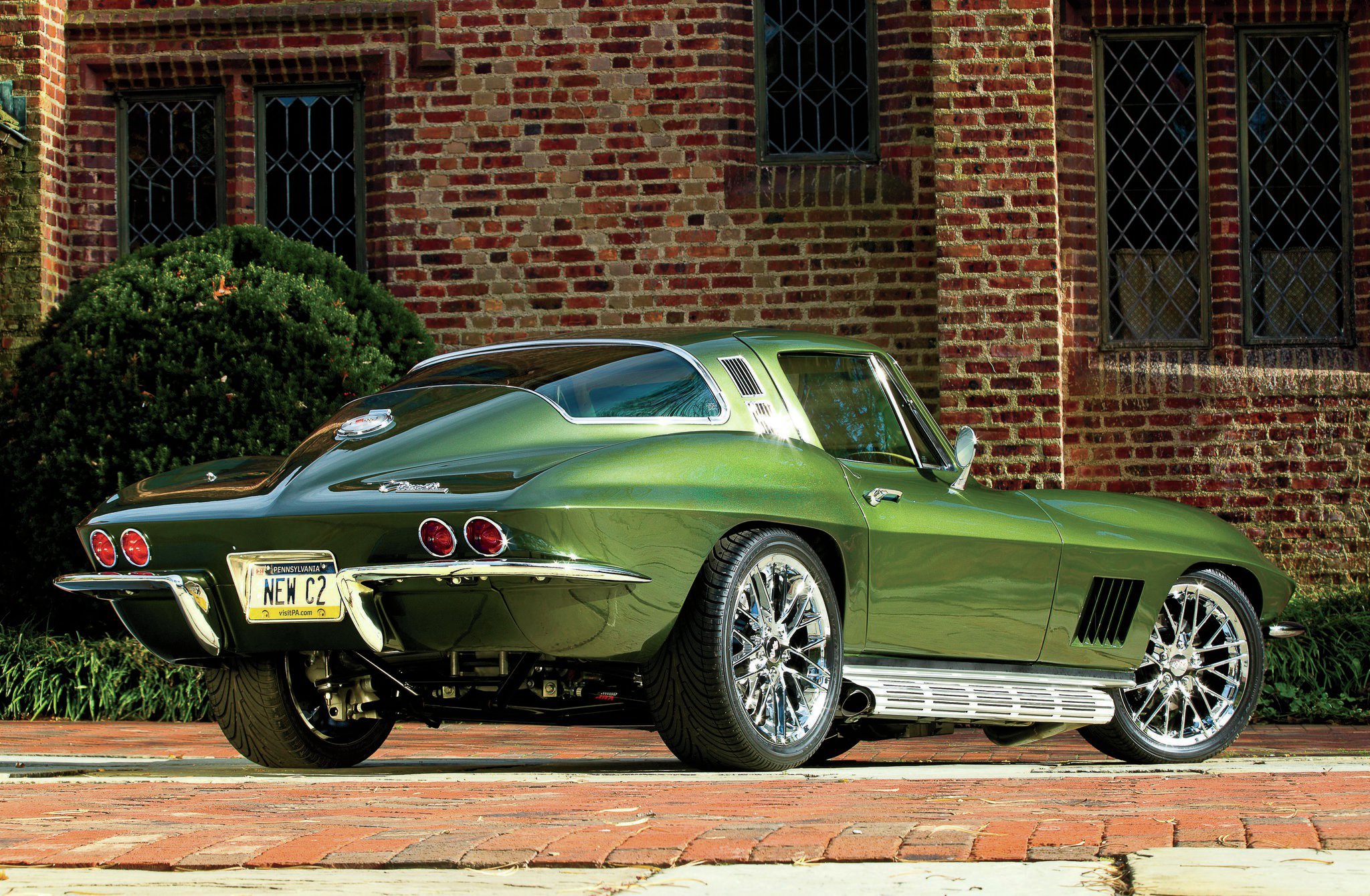1964-chevrolet-corvette-rear-side-view.j