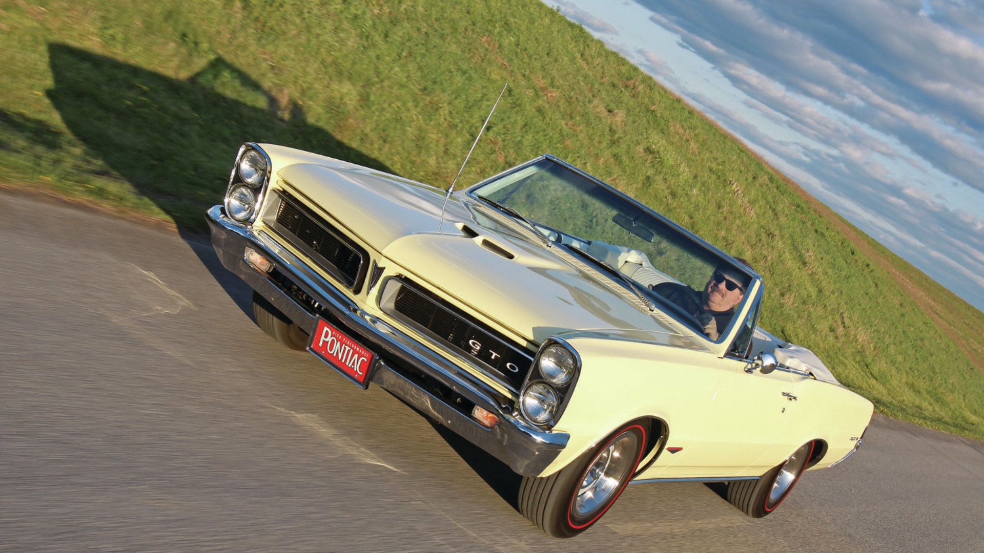 1965YellaPontiacGTOVert.jpg