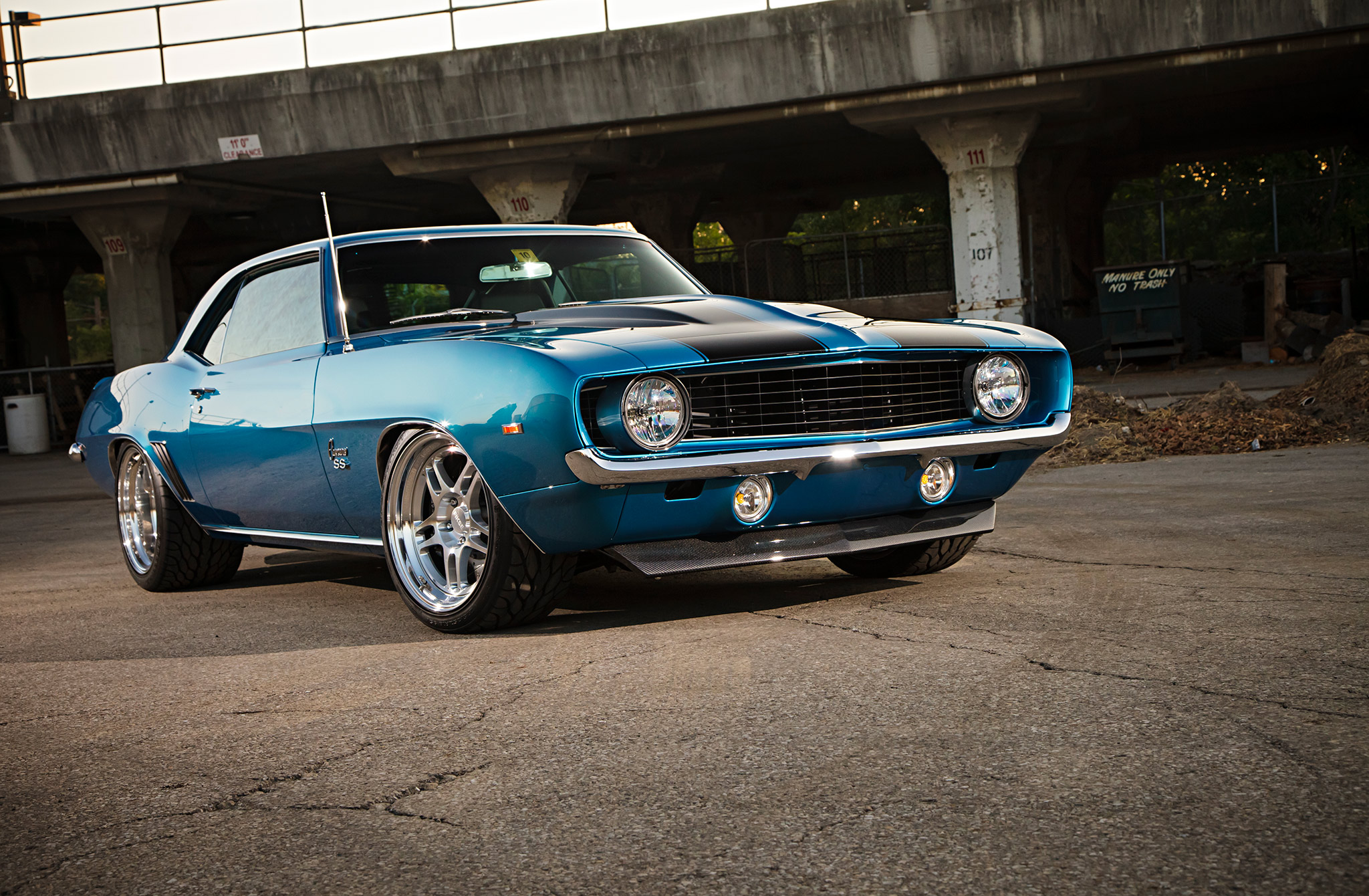 1969-chevrolet-pro-touring-camaro-front-