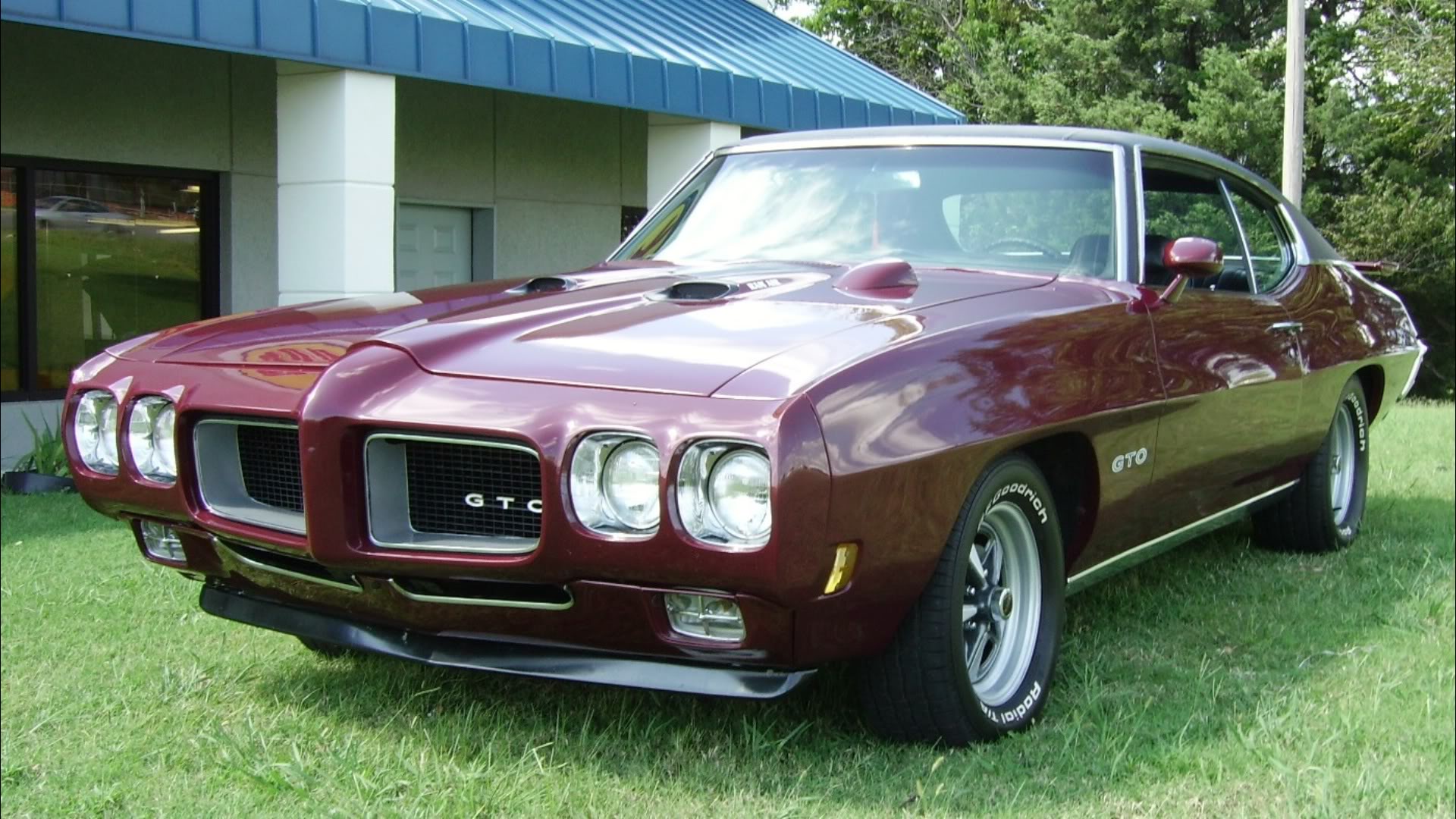 1969PurplePontiacGTO.jpg