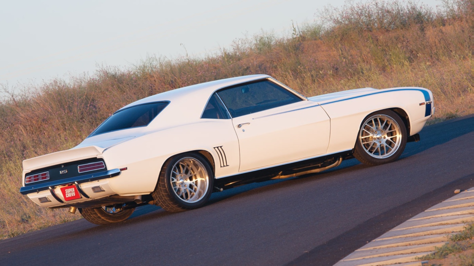 1969WhiteChevyCamaroProMod.jpg