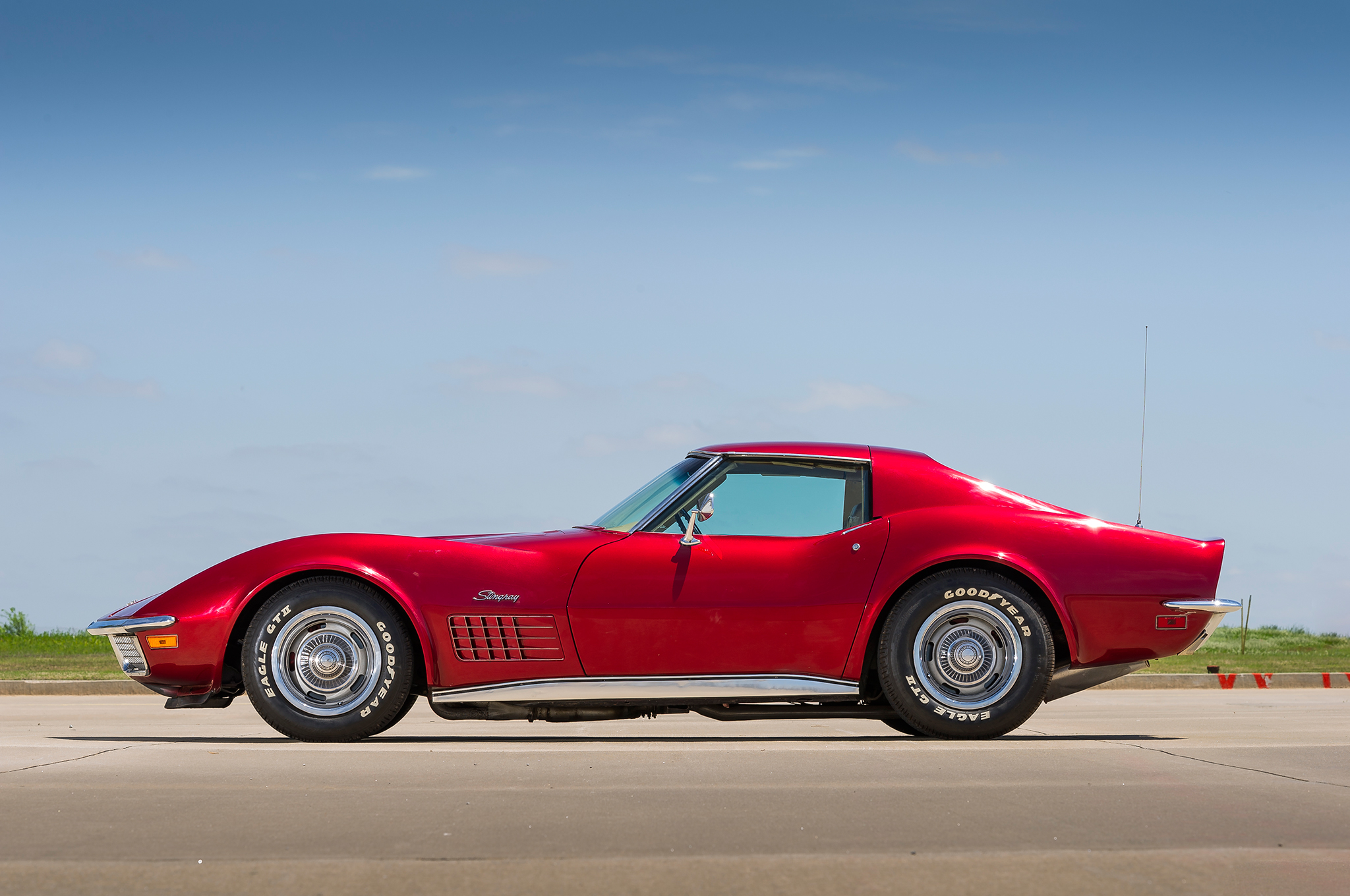1971-chevrolet-corvette-side-view.jpg