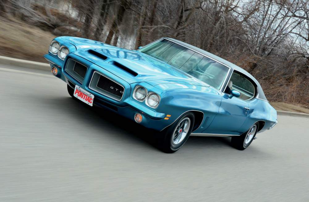 1972-pontiac-gto-in-motion.jpg