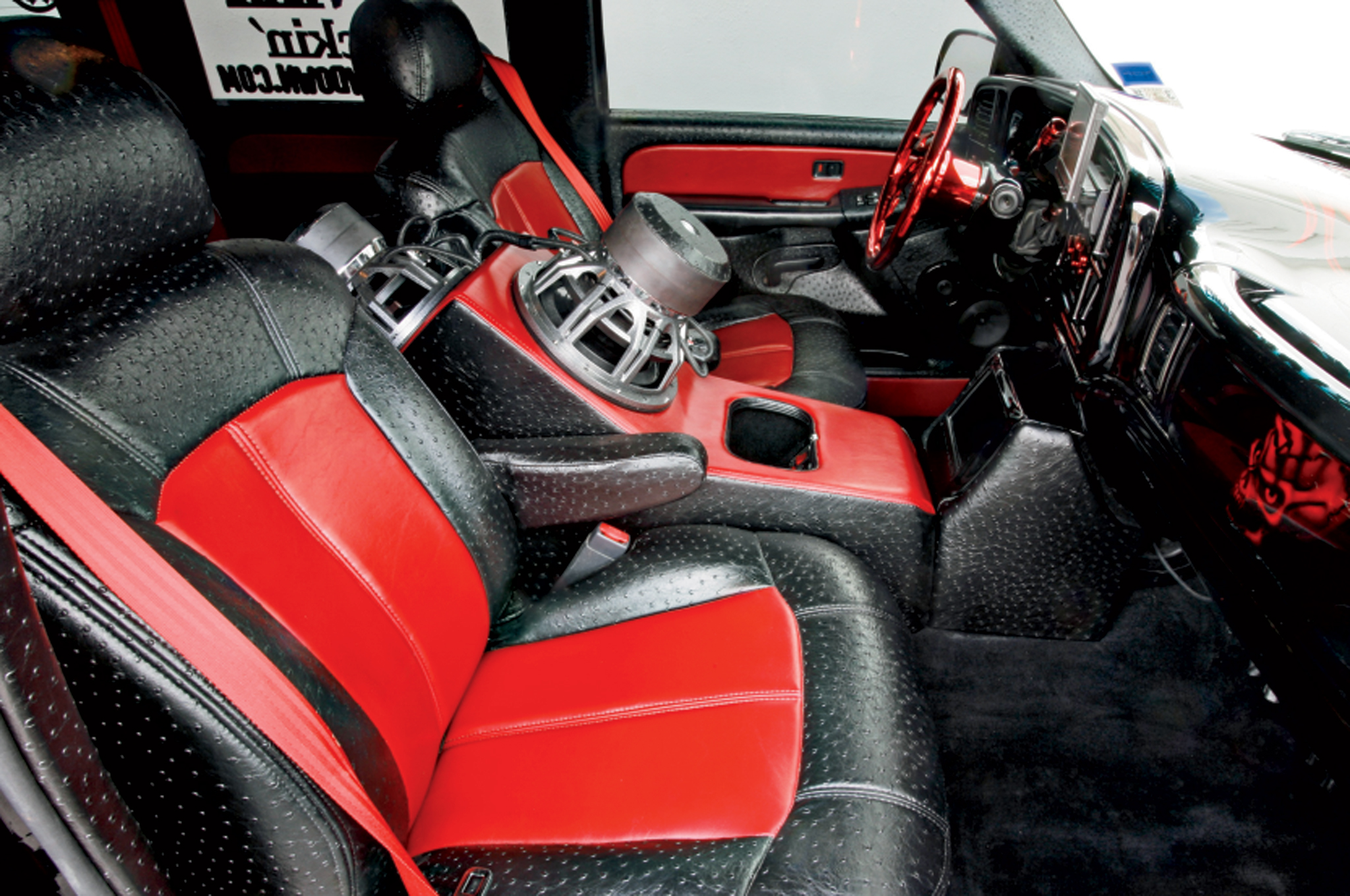 2001-chevrolet-3500hd-dualie-interior.jp