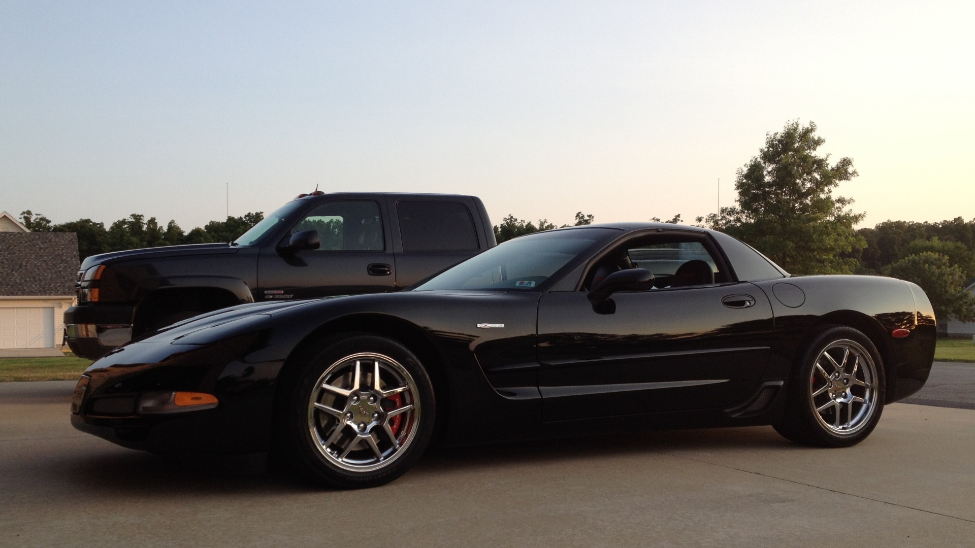 2001BlackZ06Vette.jpg