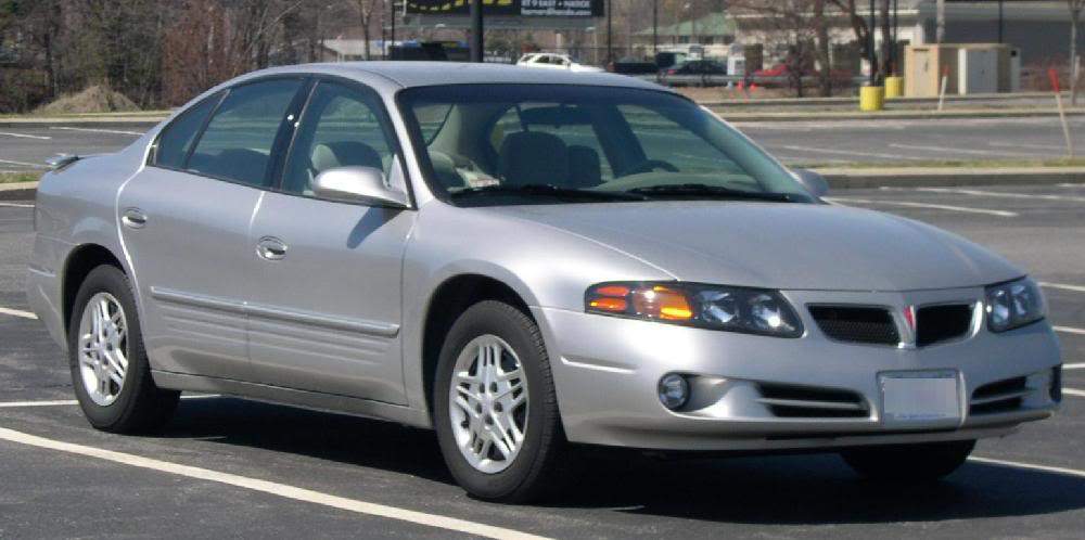 2003_Pontiac_Bonneville.jpg