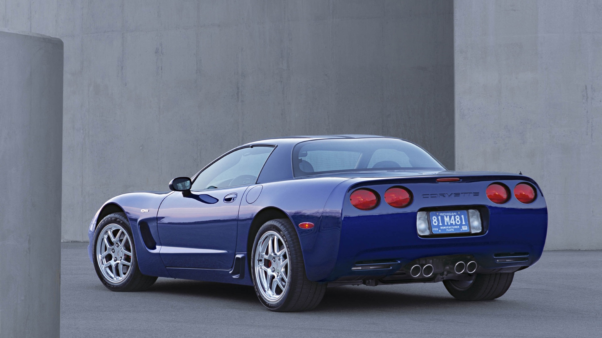 2004ChevyCorvetteZ16Z06CE-2.jpg