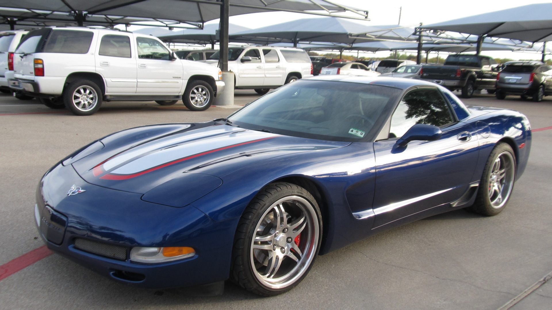 2004CommemorativeZ06Vette.jpg