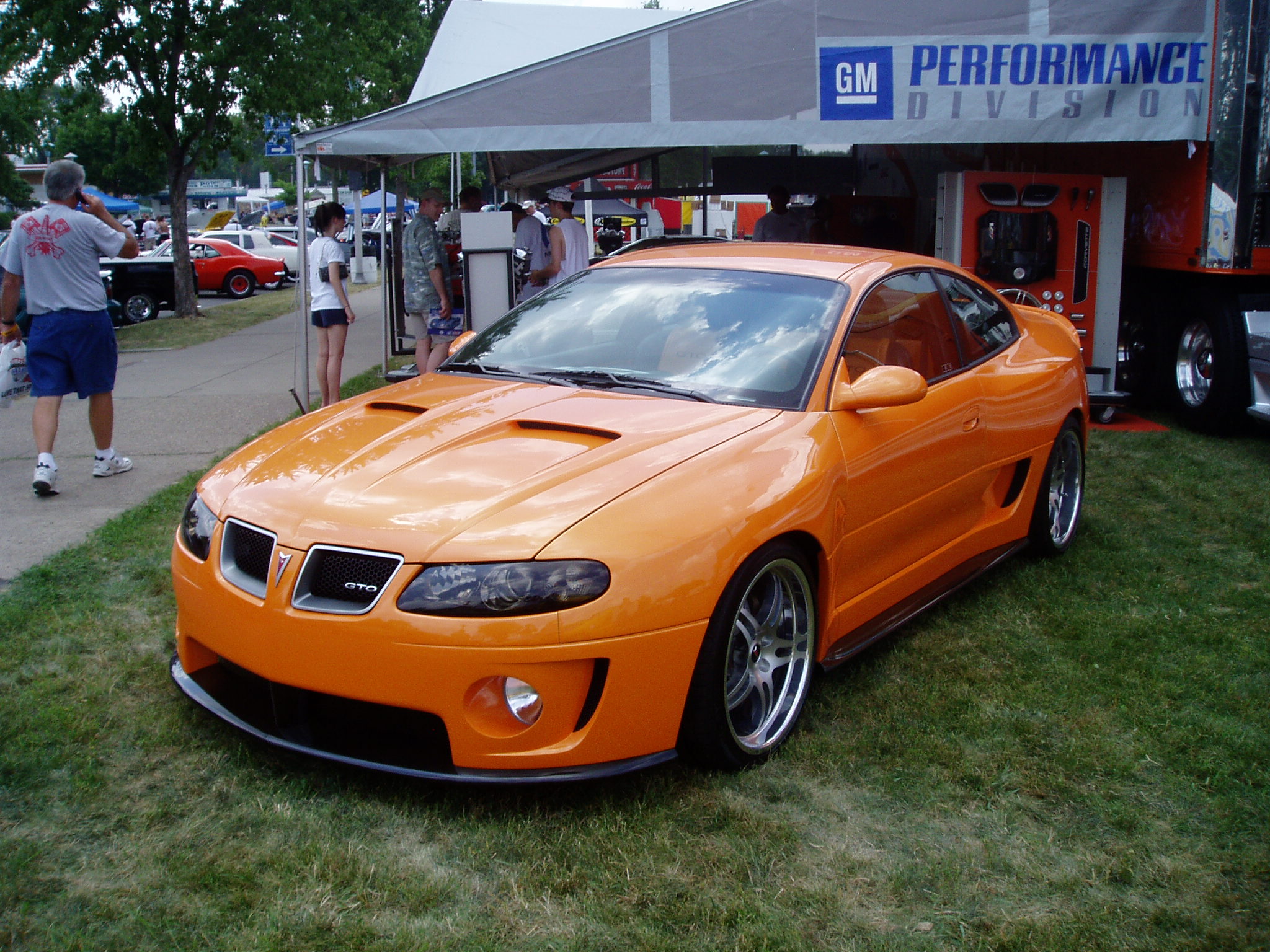 2004_GTO_Concept_St.jpg