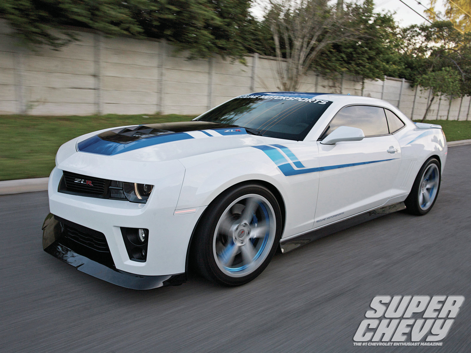 2012-chevrolet-zl1-front-view-motion.jpg
