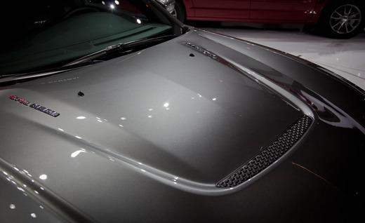 2012-dodge-charger-srt8-hood-photo-385140-s-520x318.jpg