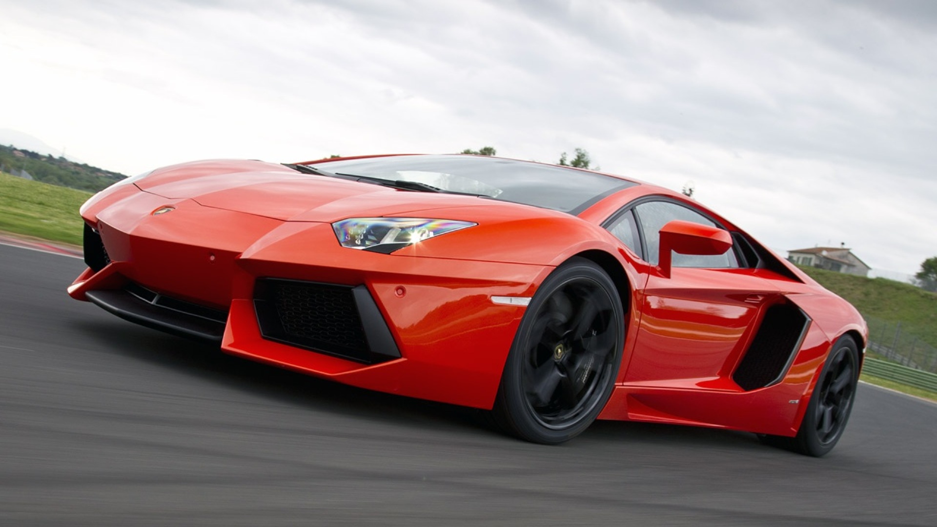 2012IOMLamborghiniAventadorLP700-4.jpg