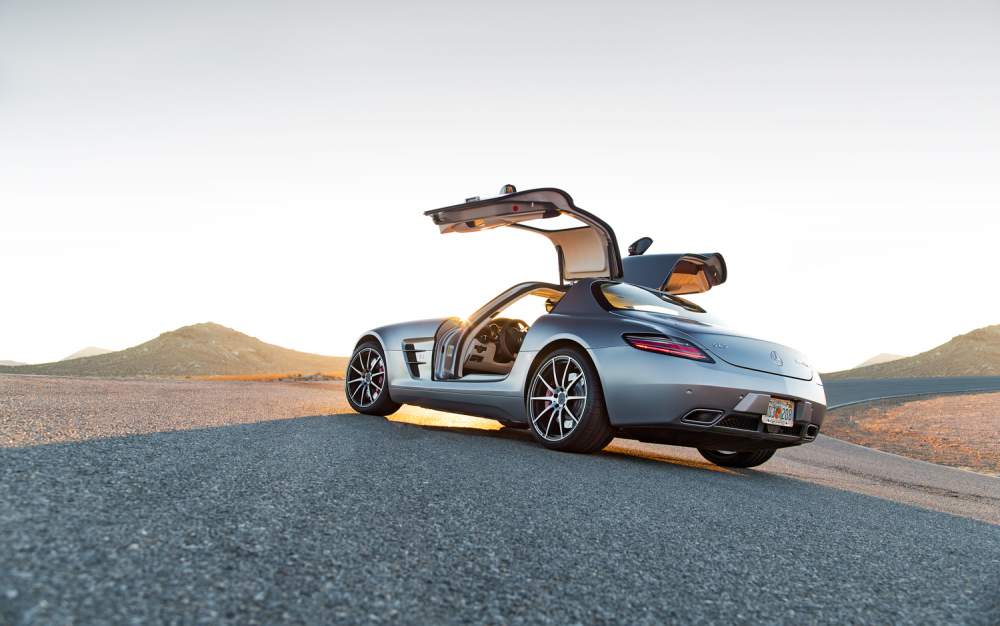 2013-Mercedes-Benz-SLS-AMG-GT-rear-three