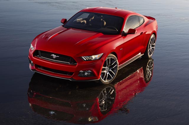 20131204110804_15FordMustang_01_HR.jpg