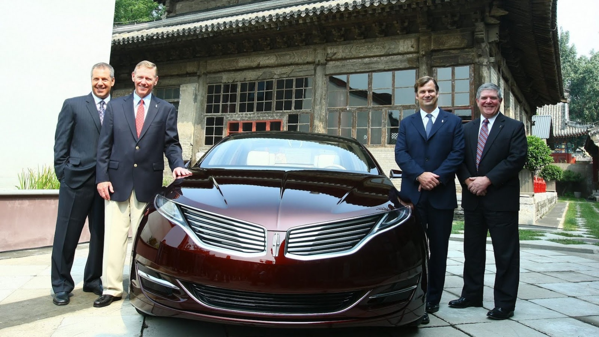 2013LincolnMKZ-1.jpg