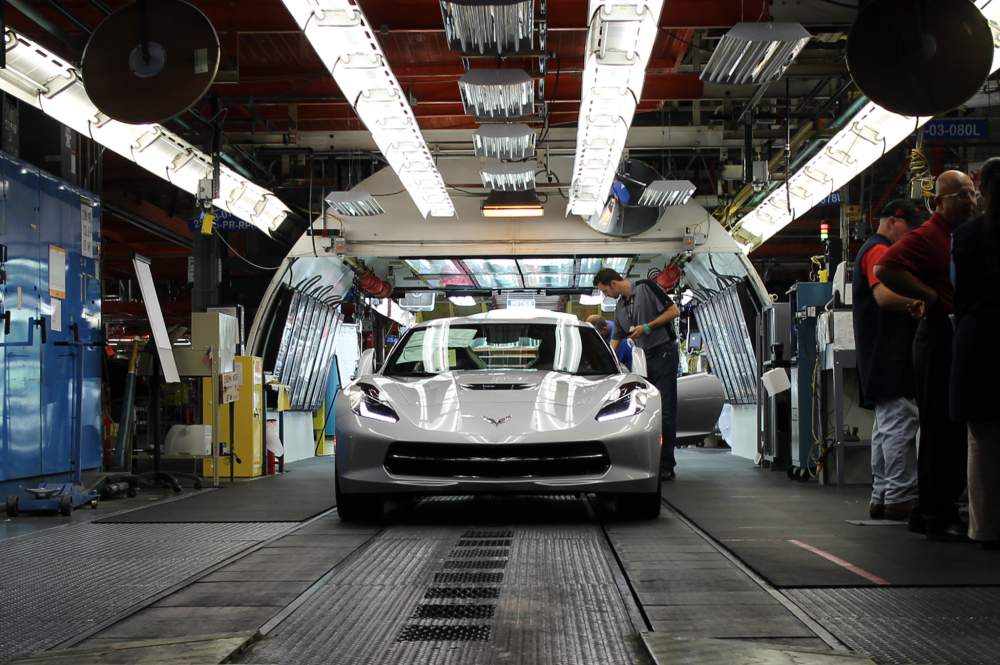 2014-Chevrolet-Corvette-Stingray-at-the-