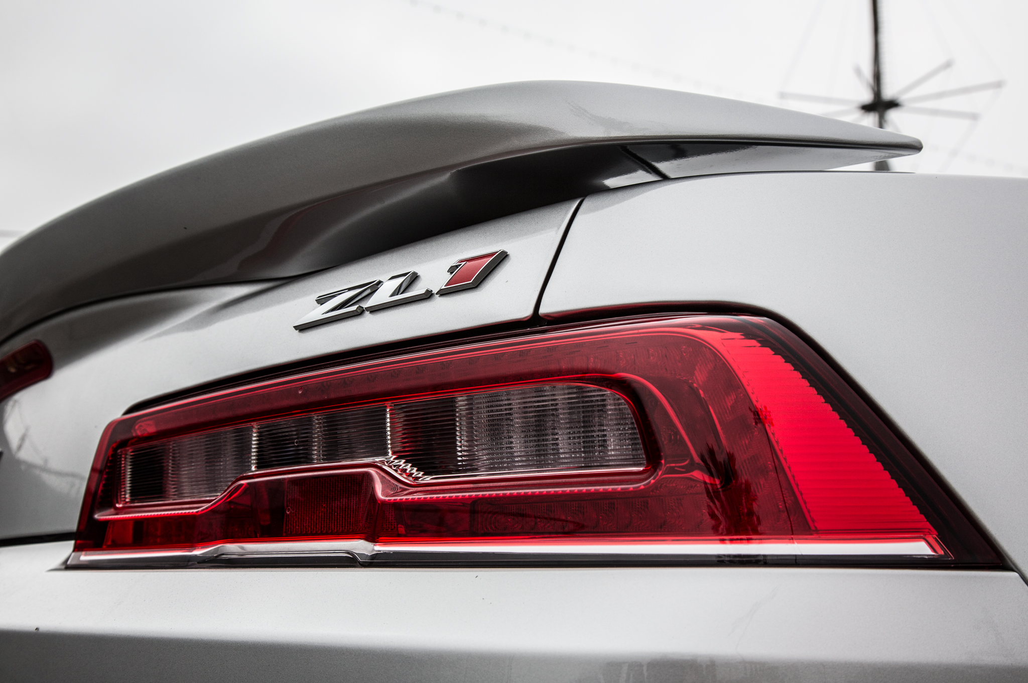 2014-chevrolet-camaro-zl1-rear-taillight