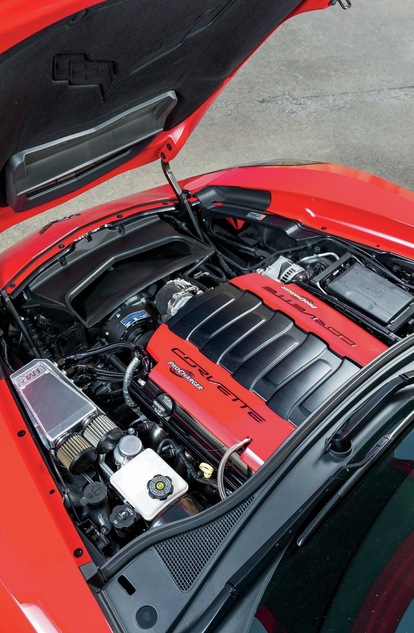 2014-chevrolet-corvette-engine-view.jpg