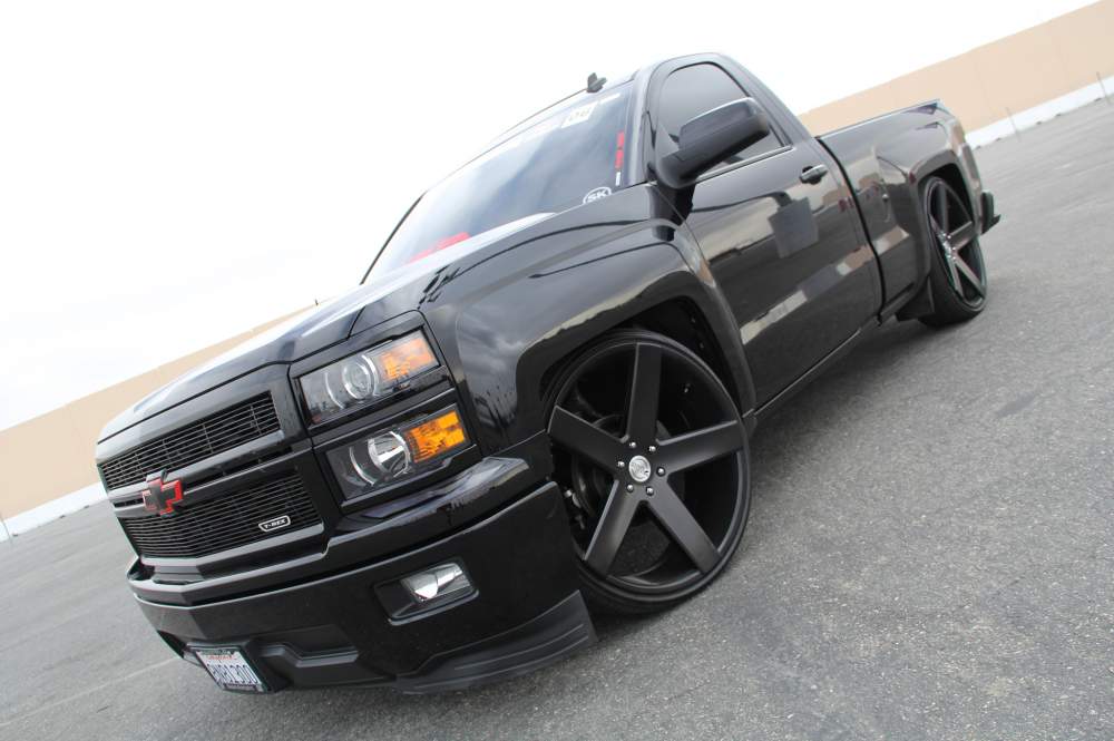 2014-chevrolet-silverado-front-three-qua