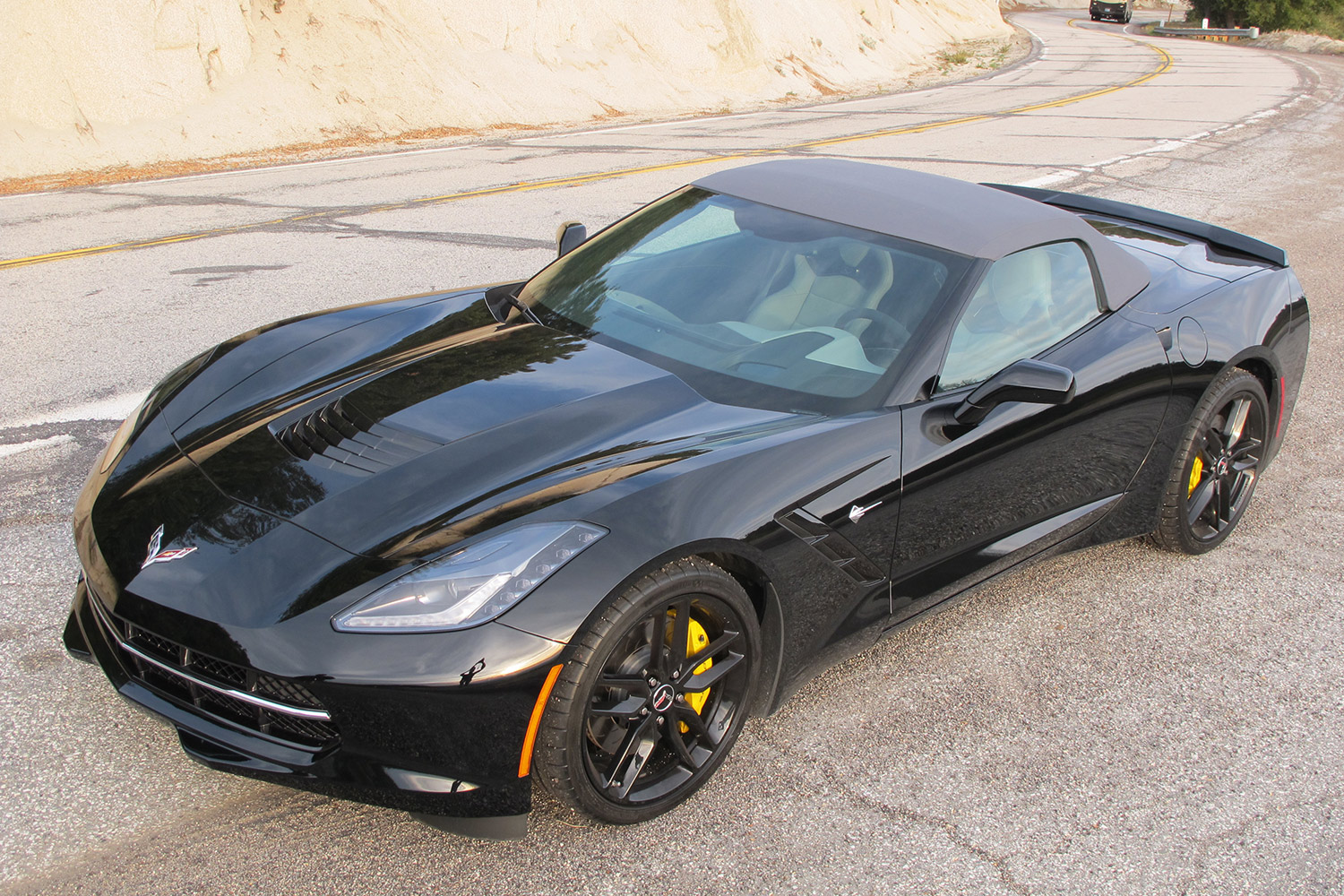 2014-chevy-corvette-convertible-top-blac