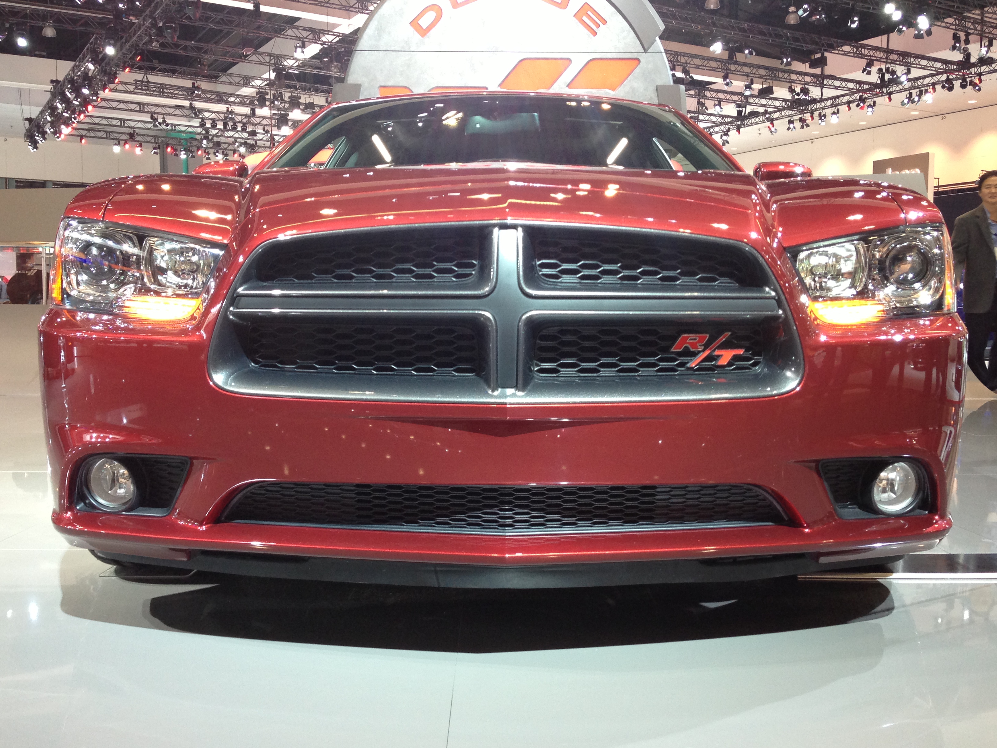 2014-dodge-charger-100th-anniversary-ext