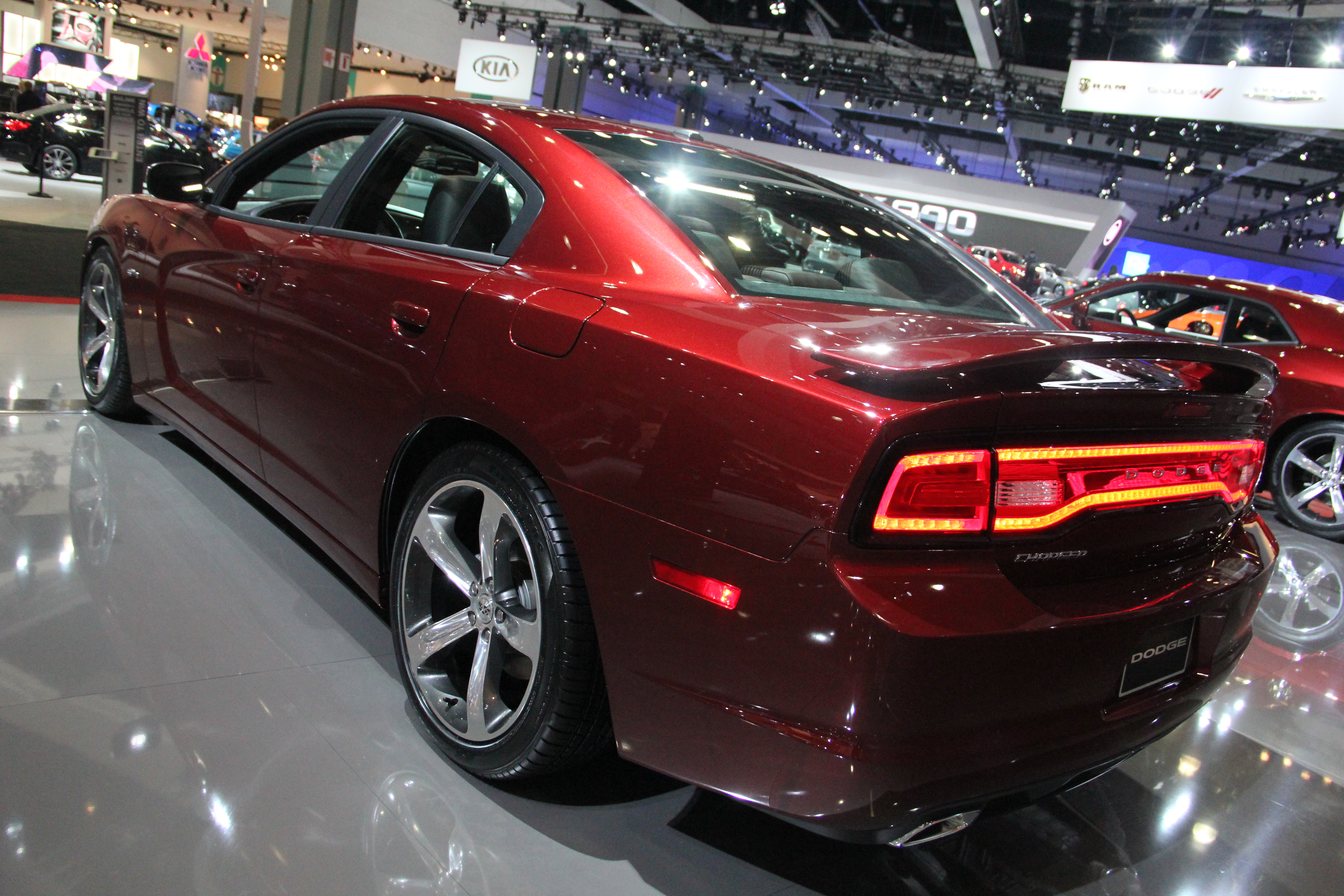 2014-dodge-charger-100th-anniversary-ext