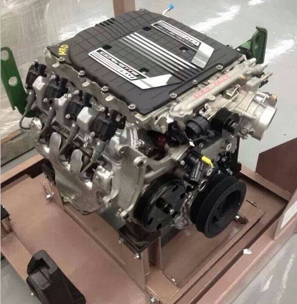 2015-Chevrolet-Corvette-Z06-LT4-engine-s