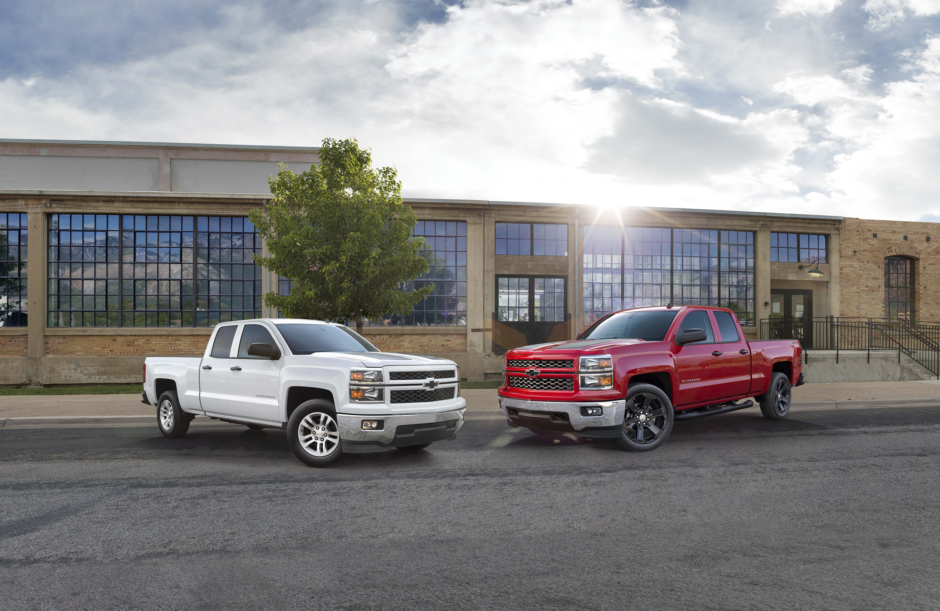 2015-Chevrolet-SilveradoRallyEd-028.jpg