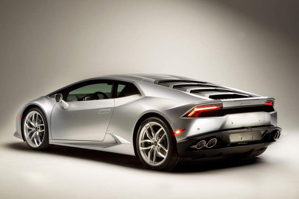 2015-Lamborghini-Huracan-rear-three-quar