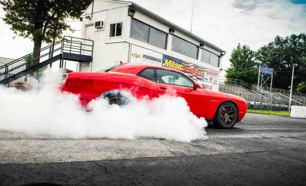 2015-dodge-challenger-srt-hellcat-photo-615335-s-986x603