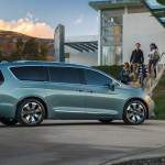 2017 Chrysler Pacifica plug-in hybrid