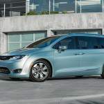 2017 Chrysler Pacifica plug-in hybrid