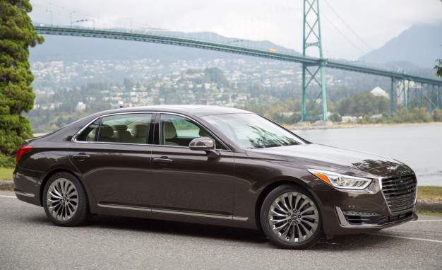 2017 Genesis G90