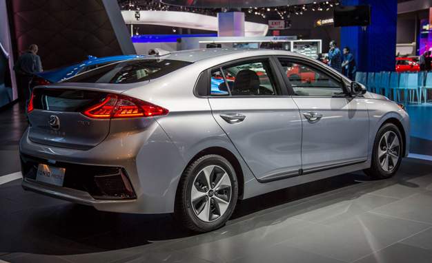 2017-Hyundai-Ioniq-INLINE1