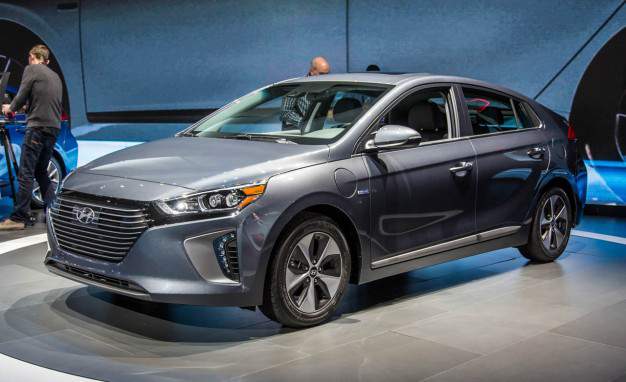 2017-Hyundai-Ioniq-PLACEMENT