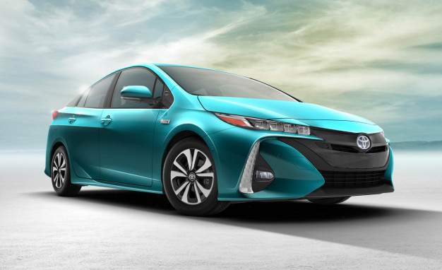 2017-Toyota-Prius-Prime-PLACEMENT